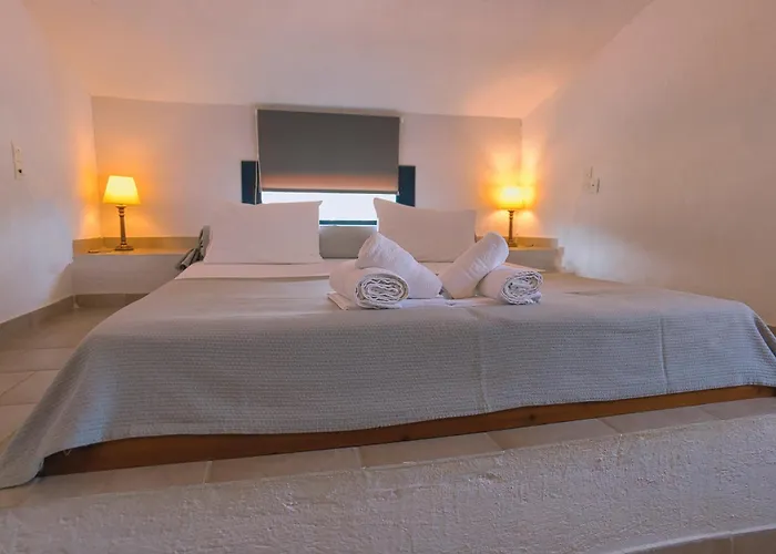 Agelos Skopelos Town